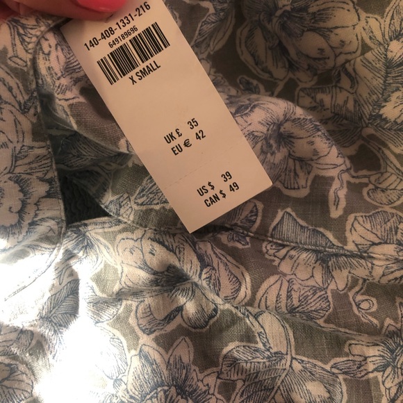 Abercrombie & Fitch Twist-Front Linen-Blend Cutout Top, LIGHT BLUE FLORAL - Picture 5 of 5